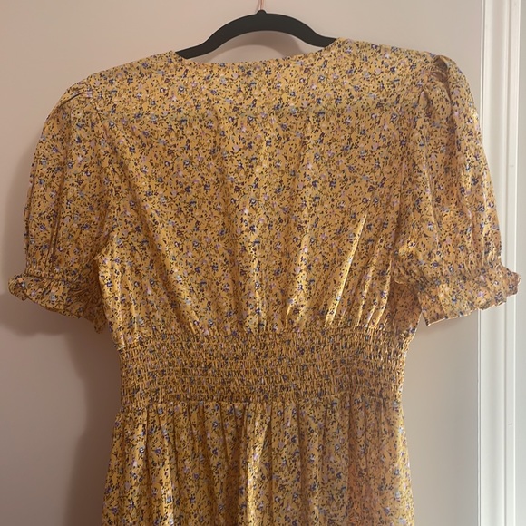 3/$75 Yellow midi floral tea dress new condition size 8 - Picture 5 of 6